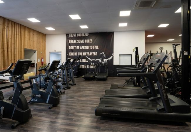 performe-center-club-de-sport-pau-installation-cardio